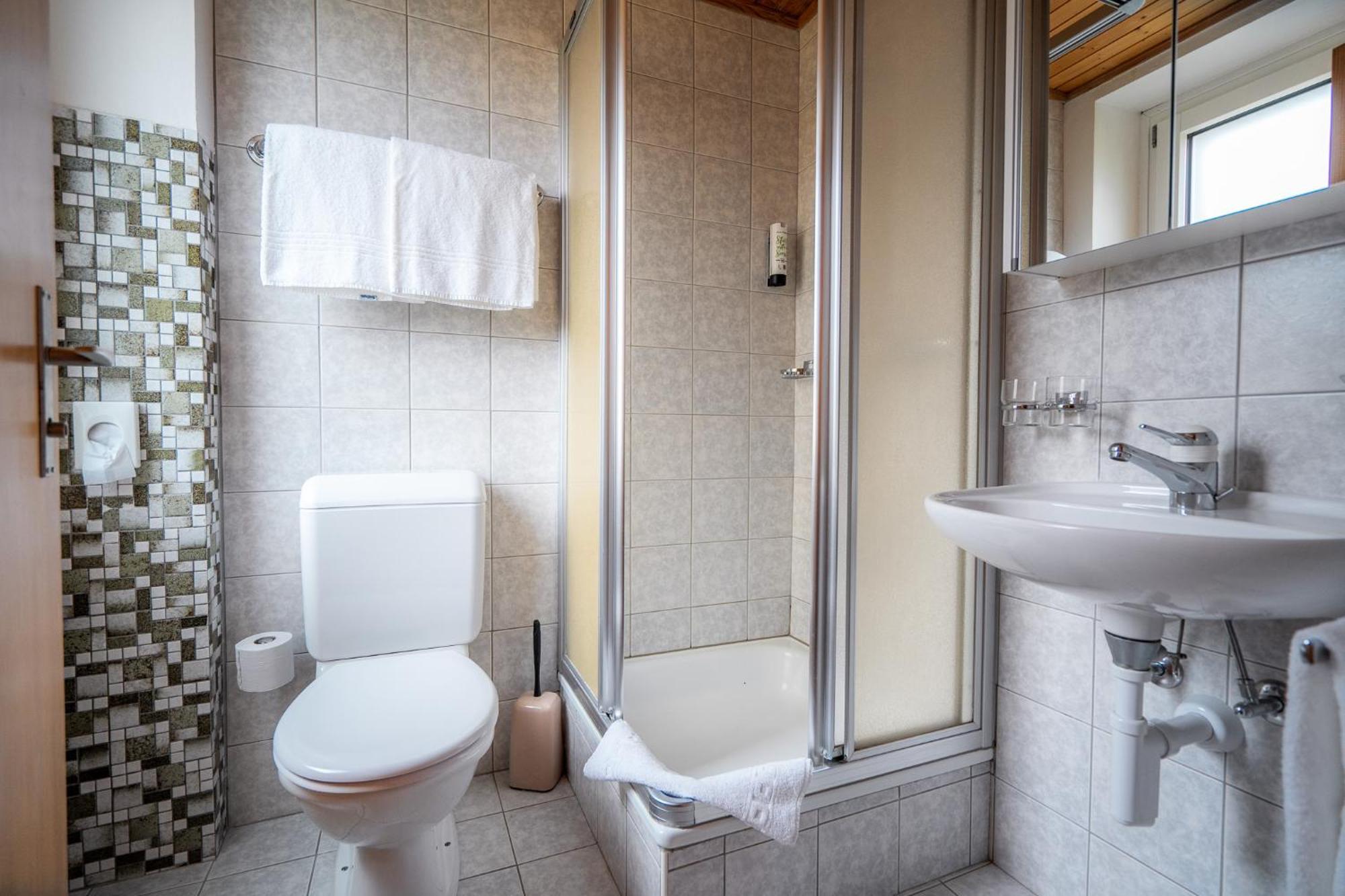 Hotel Haus Schoenstatt Contactless-Check-In Brig Bagian luar foto